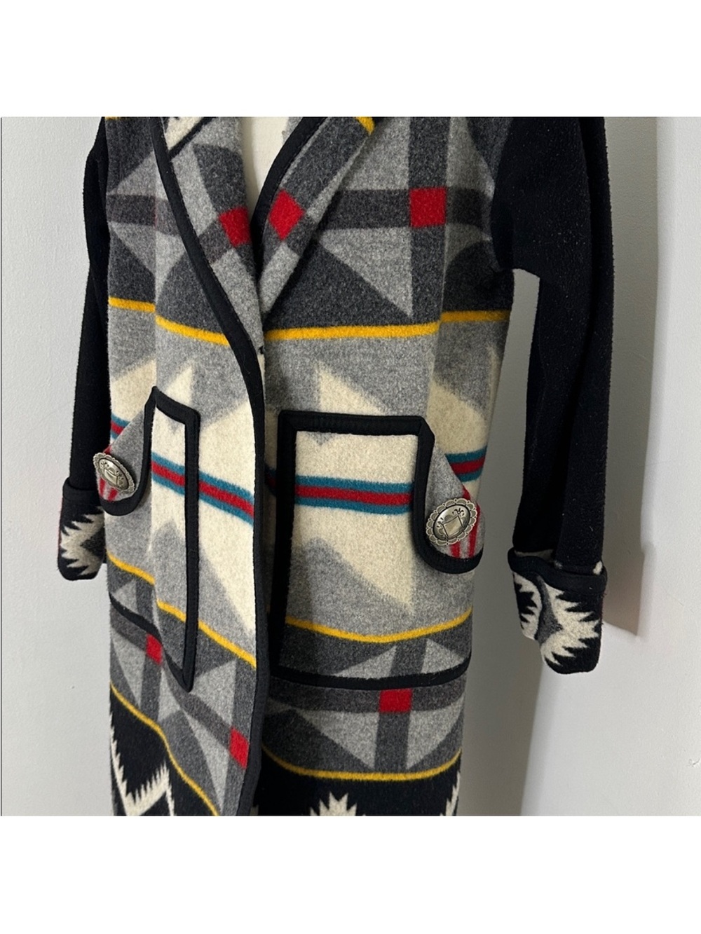 Vintage Reversible Pendleton? Native Pattern Conch Button Coat - Picture 5 of 9